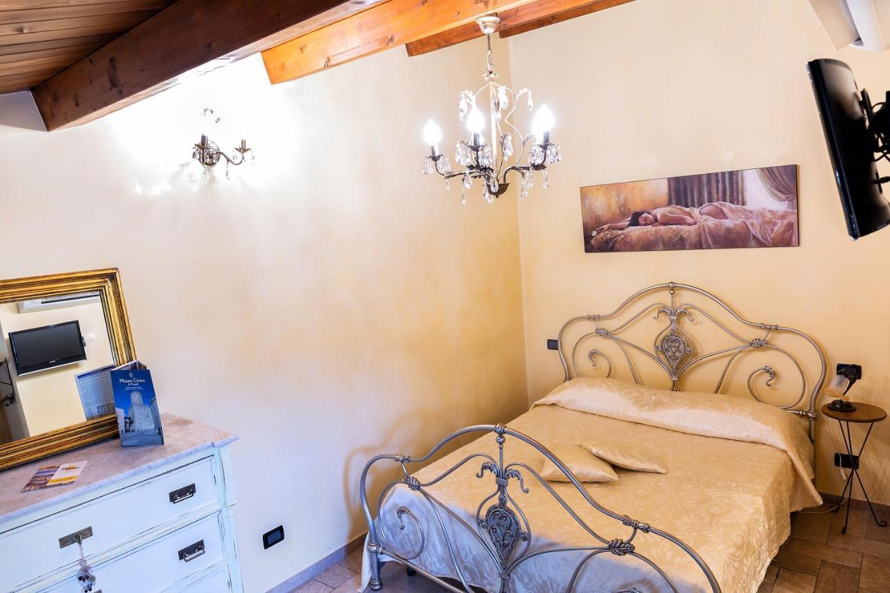 b&b Casa Fusco Fondi Exterior foto